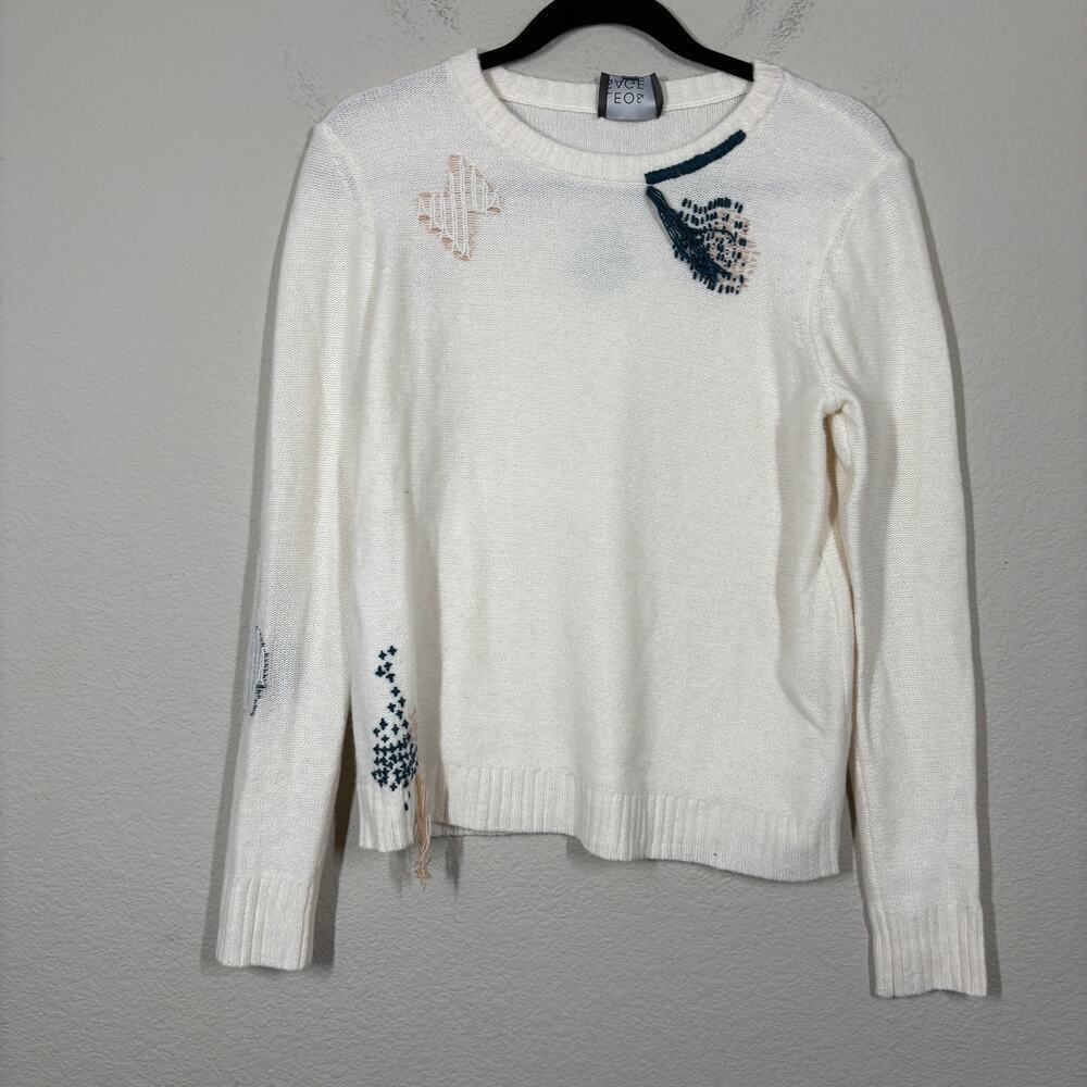 Leo & Sage Medium Embroidered Sweater Merino Wool Cotton Blend Long Sleeves